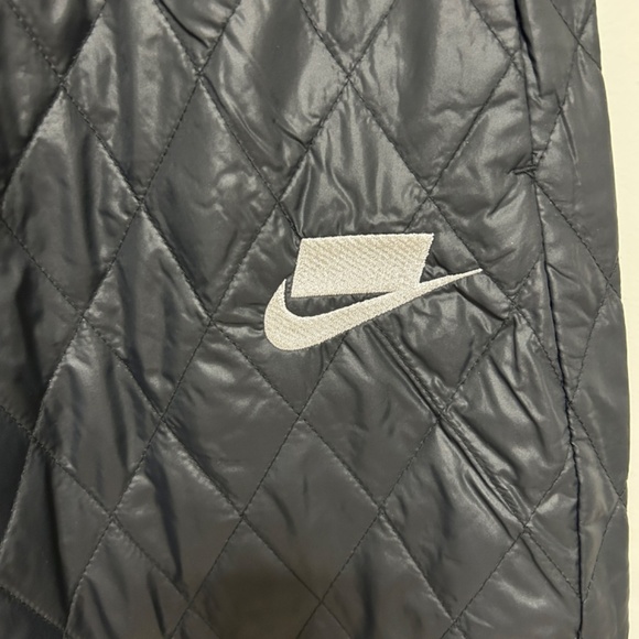 Nike Women's Sportswear Quilted Jogger Pants XS Streetwear Techwear Athletic - Picture 3 of 16